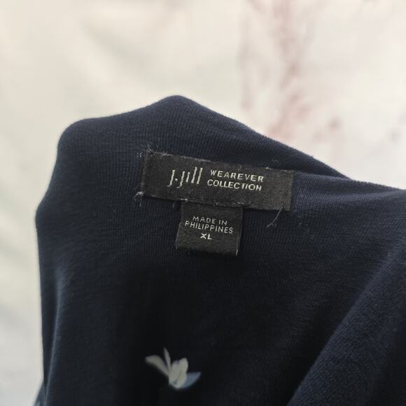 J Jill Shirt Womens XL Blue Floral Pattern V Neck Wearever Tee T Pleated Half - Picture 3 of 11